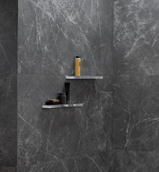 Полка Hansgrohe Rainfinity Shelf 500 26844700, хром для ванной комнаты. Фото