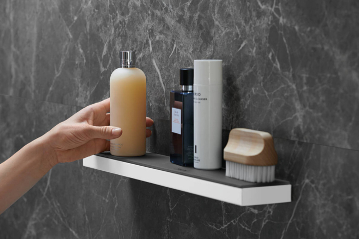 Полка Hansgrohe Rainfinity Shelf 500 26844700, хром для ванной комнаты. Фото